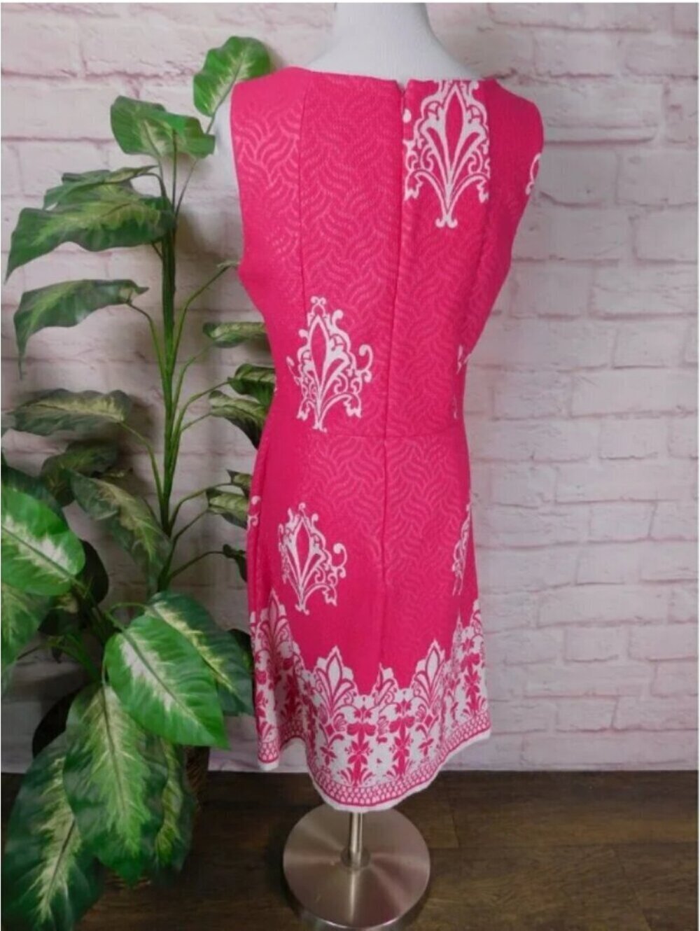 New York & Company | Sz M | Pink and White Damask | Sleeveless | Fit and Flare - Picture 6 of 7
